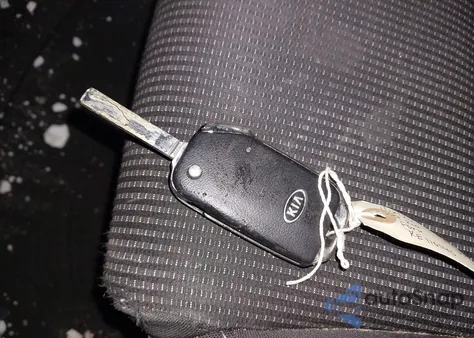 2019 Kia Forte Lxs z USA, uszkodzony, nr VIN 3KPF24AD1KE110143